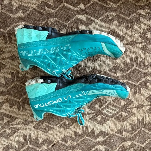 La Sportiva Women's Teal Athletic Shoes - Picture 6 of 8